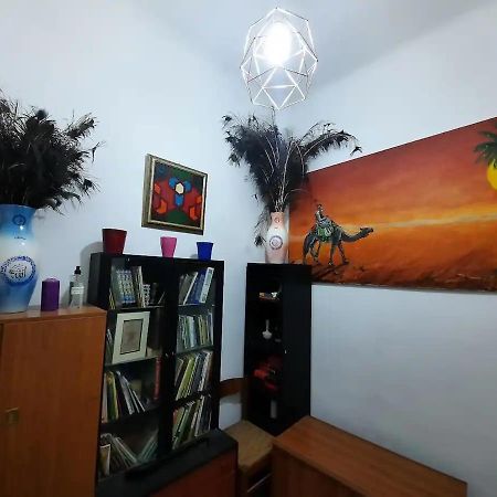 A Room In A Beautiful Apartment In The City Center Milano Esterno foto